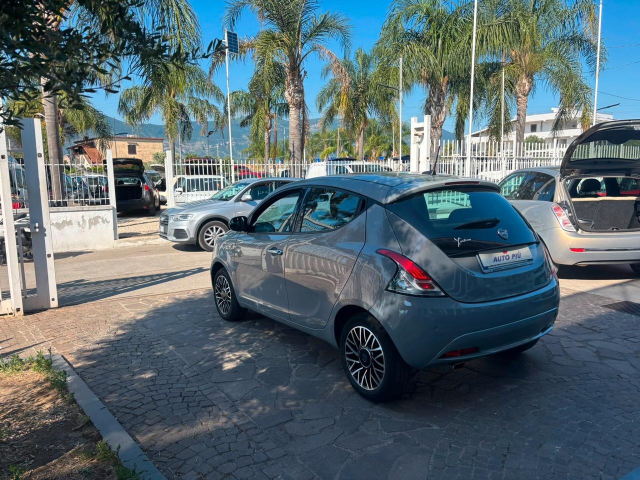 Lancia Ypsilon 1.0 FireFly 5 porte S&S Hybrid Ecochic A. Ferretti