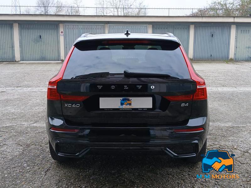 Volvo XC60 2.0 b4 Plus Dark auto N1