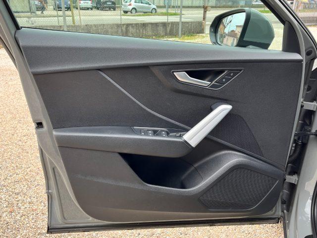 AUDI Q2 30 TDI S tronic Identity Black