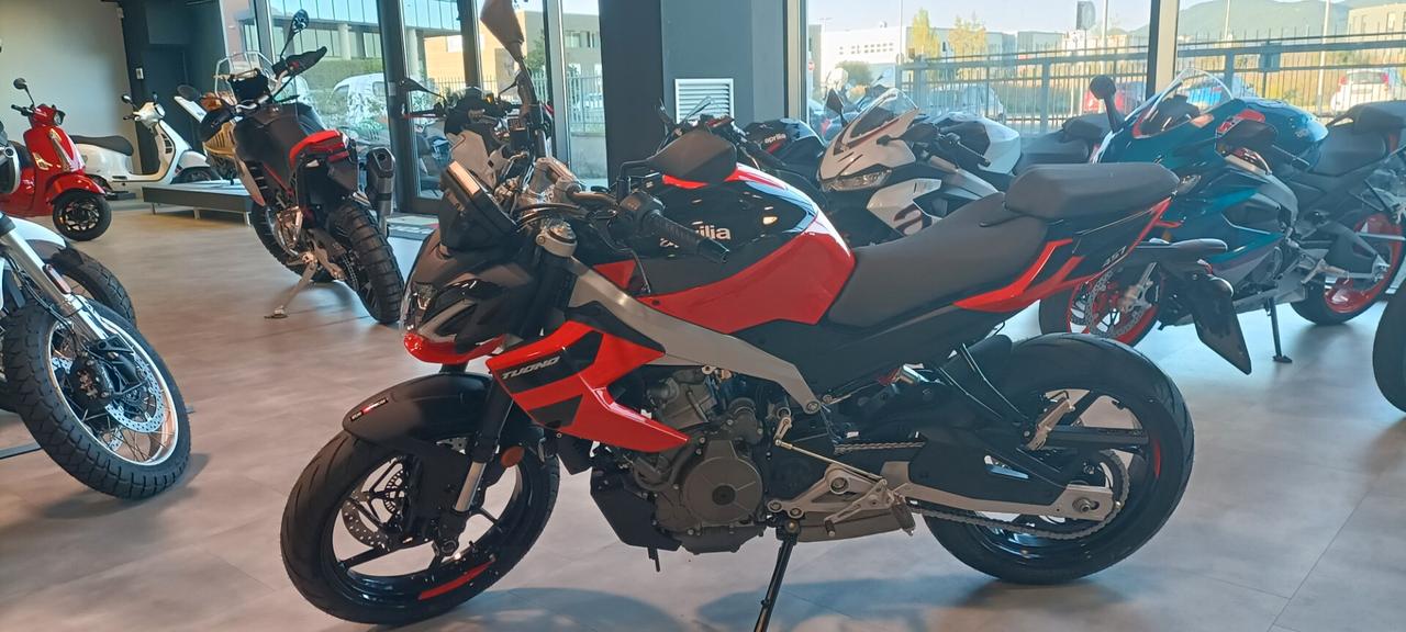 Aprilia Tuono 457