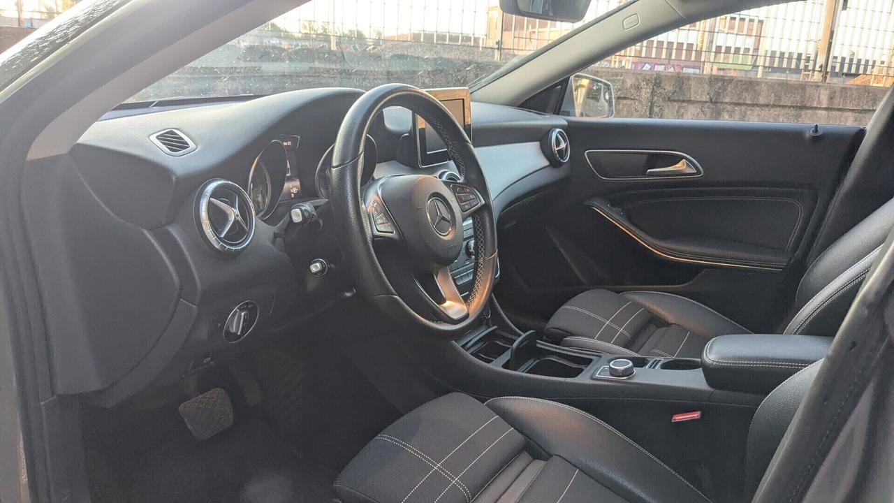 Mercedes-benz CLA 220 Automatic Sport Night