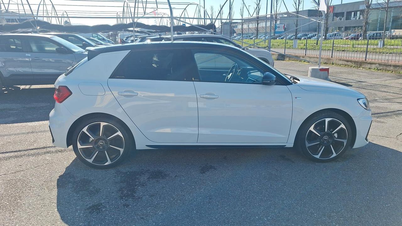 Audi A1 SPB 30 TFSI S tronic Identity Black SOLI 12000KM !!!