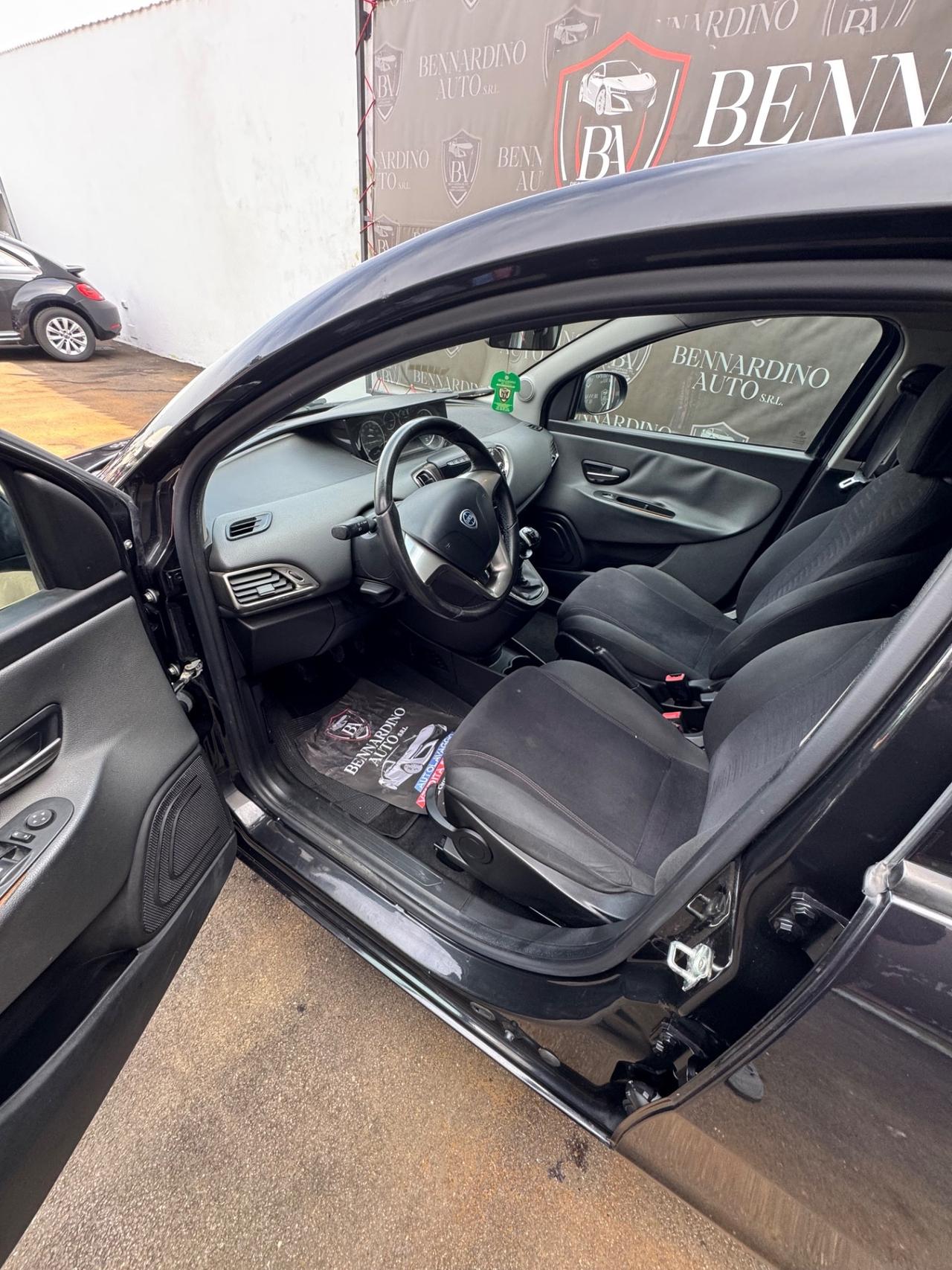 Lancia Ypsilon 0.9 TwinAir 85 CV 5 porte Metano Ecochic Gold