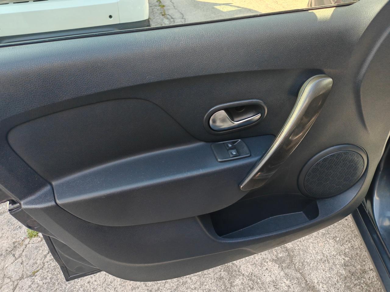 Dacia Sandero Stepway 1.5 diesel 03/2017 CV90 cambio automatico