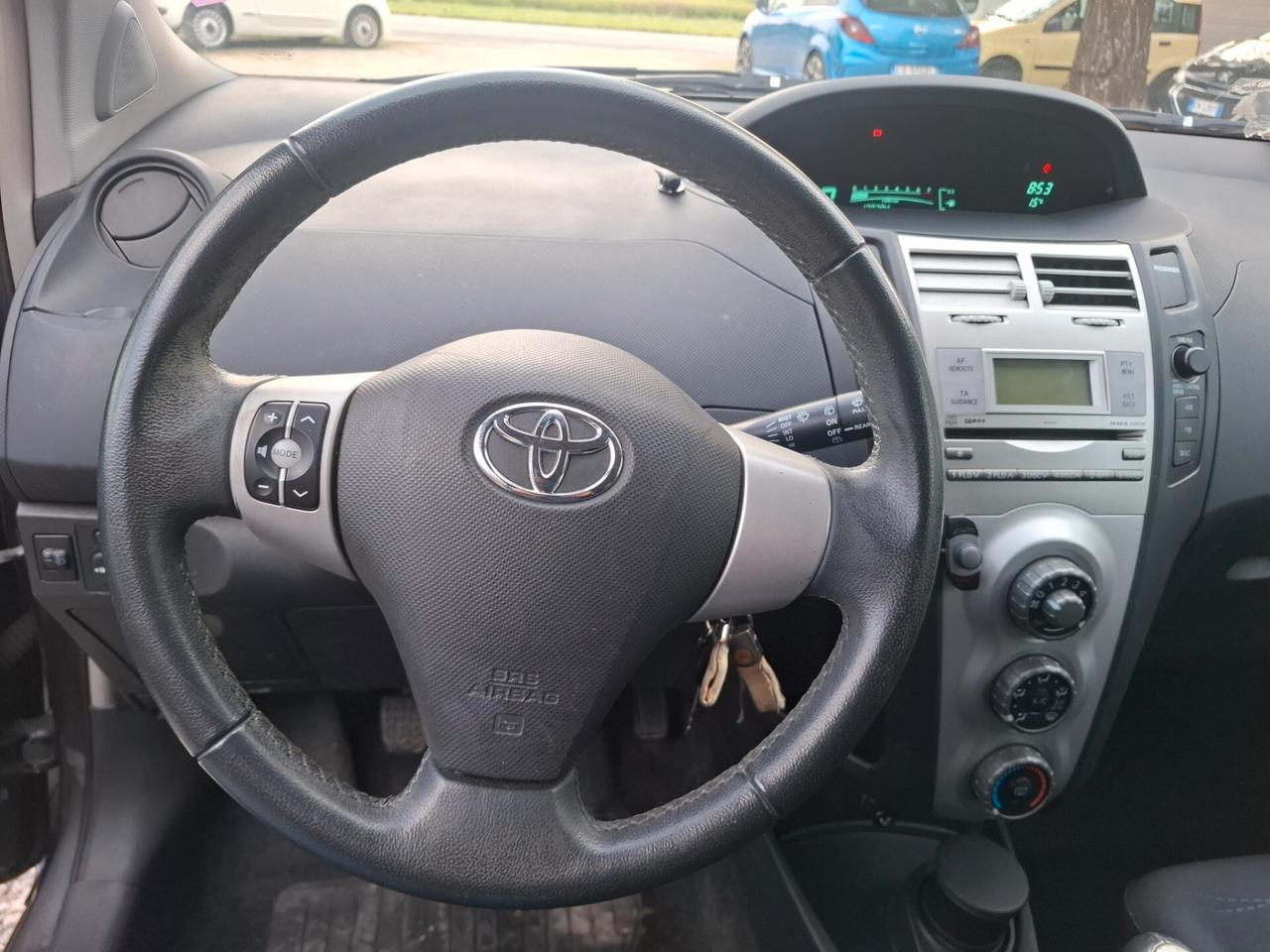 Toyota Yaris 1.3 3 porte Navi