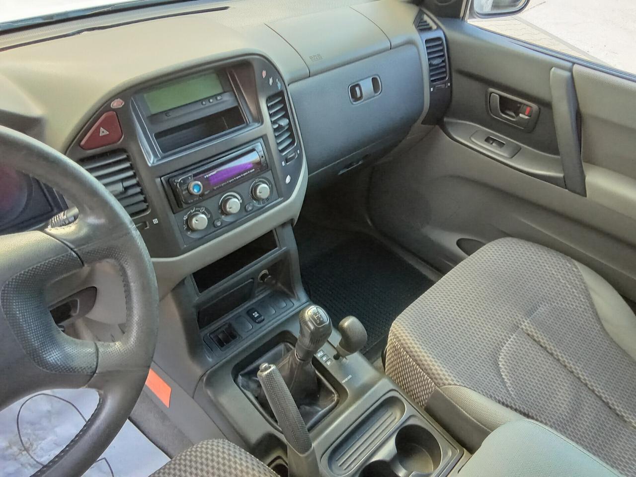 Mitsubishi Pajero 2.5 TDI 3p. GL Autocarro 5 posti
