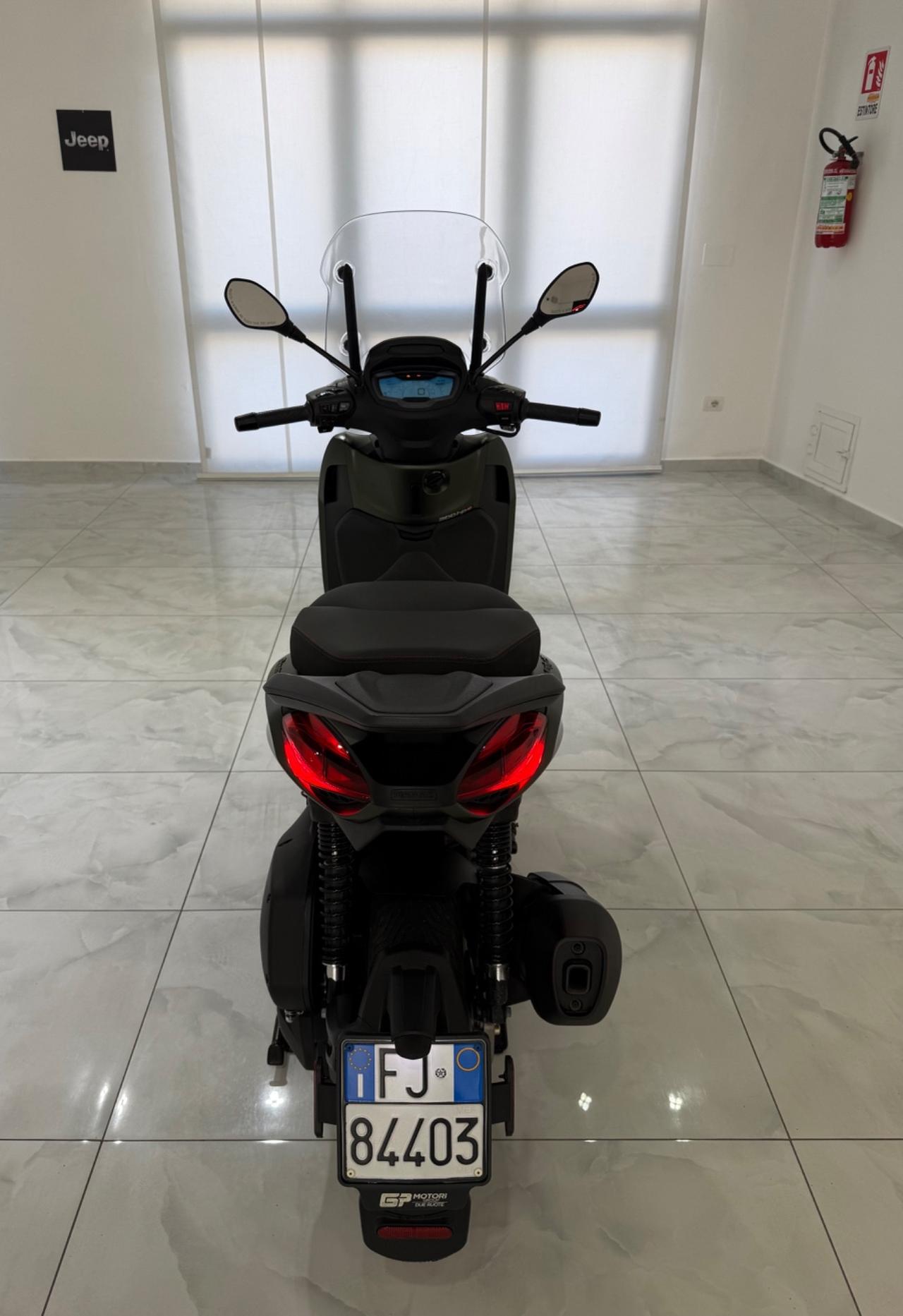 Piaggio Beverly 300 ABS - ASR DEEP BLACK