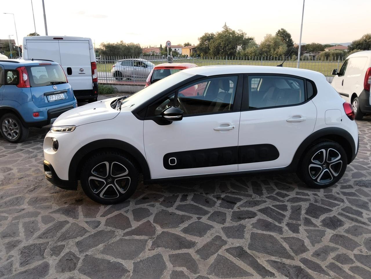 Citroen C3 PureTech 83 S&S Shine
