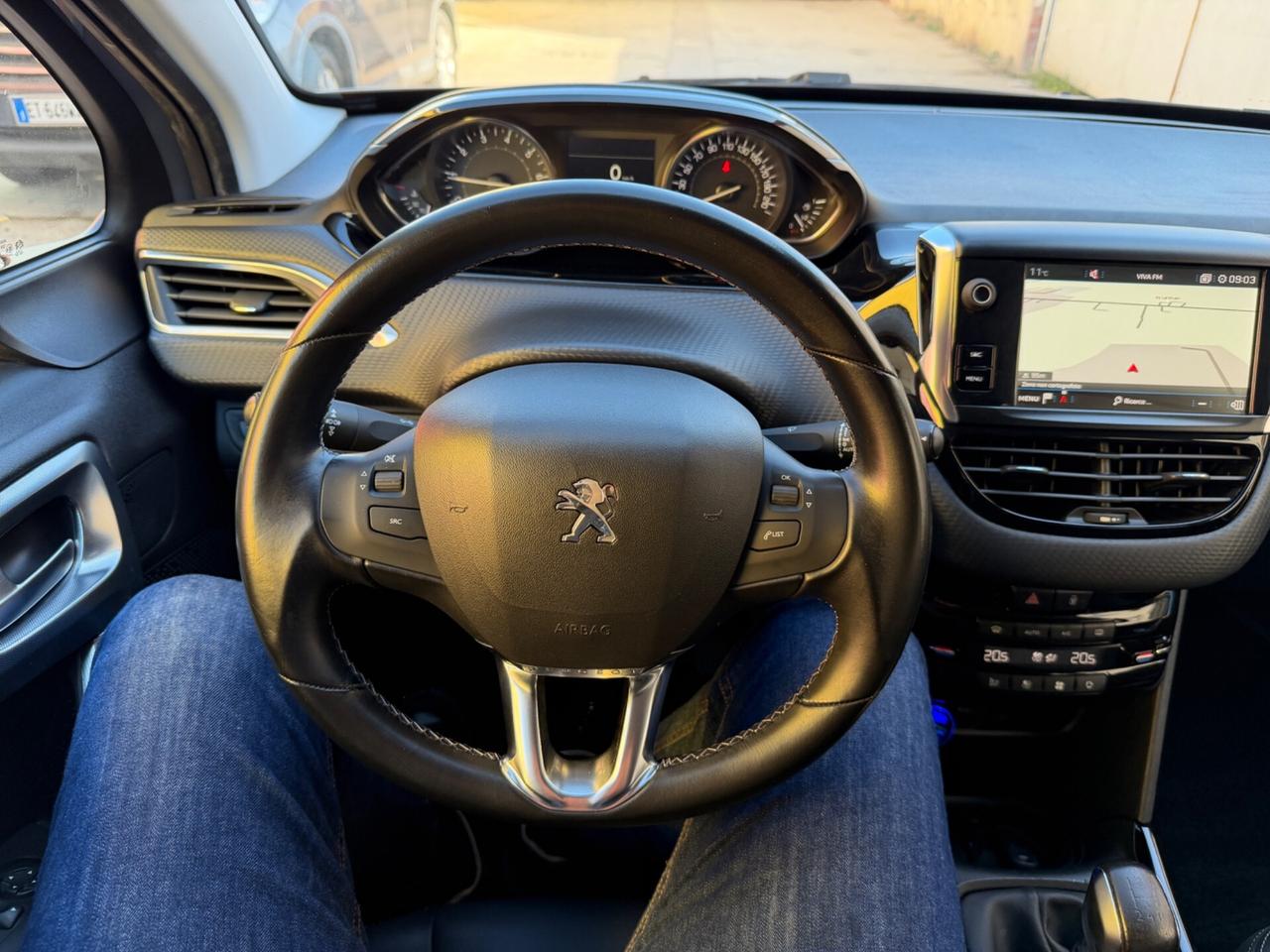 Peugeot 2008 PureTech Navigatore Pelle Xenon