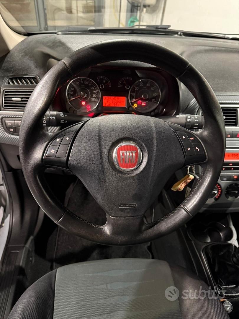 Fiat Grande Punto 1.4 - METANO - UNICO PROPRIETARIO-NEOPATENTATI