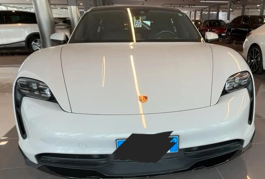 Porsche Taycan Spettacolare Taycan Cross Turismo 4 476cv