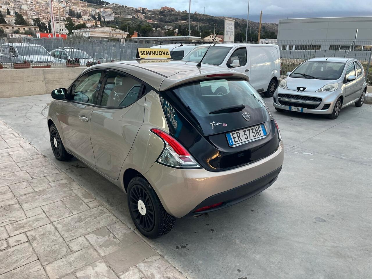 Lancia Ypsilon 1.2 ok neopatentati