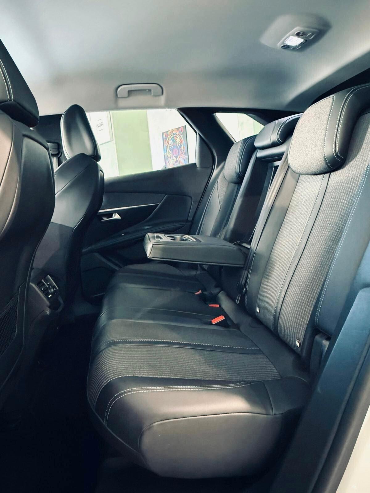 Peugeot 3008 BlueHDi 130 S&S Allure Pack
