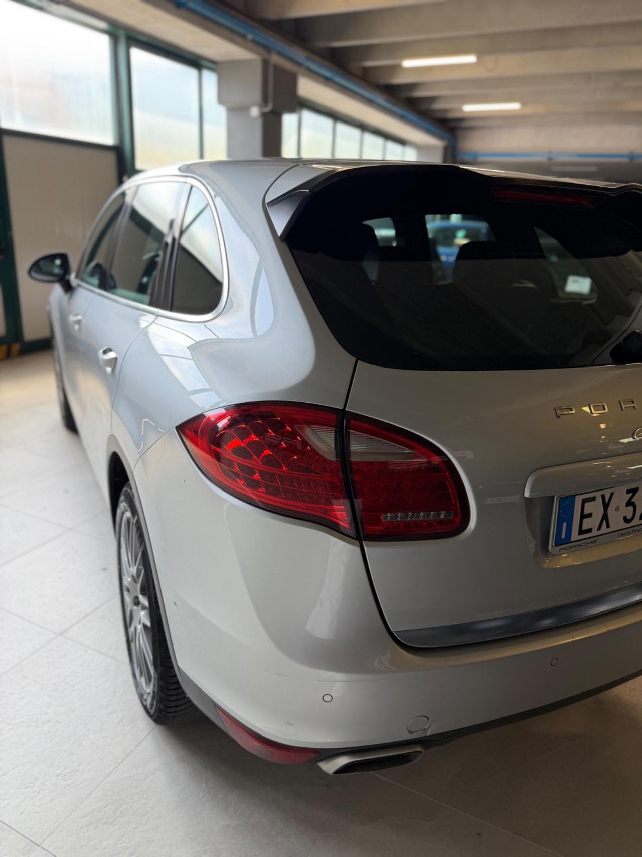 Porsche CAYENNE 3.0 V6 BOSE KMCERT UNICOPR