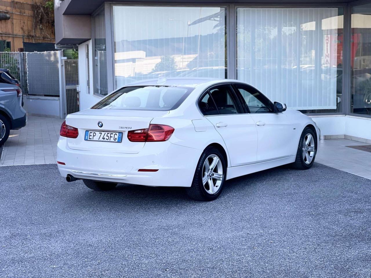 BMW 320 2.0 Benzina 184CV E6 - 2012