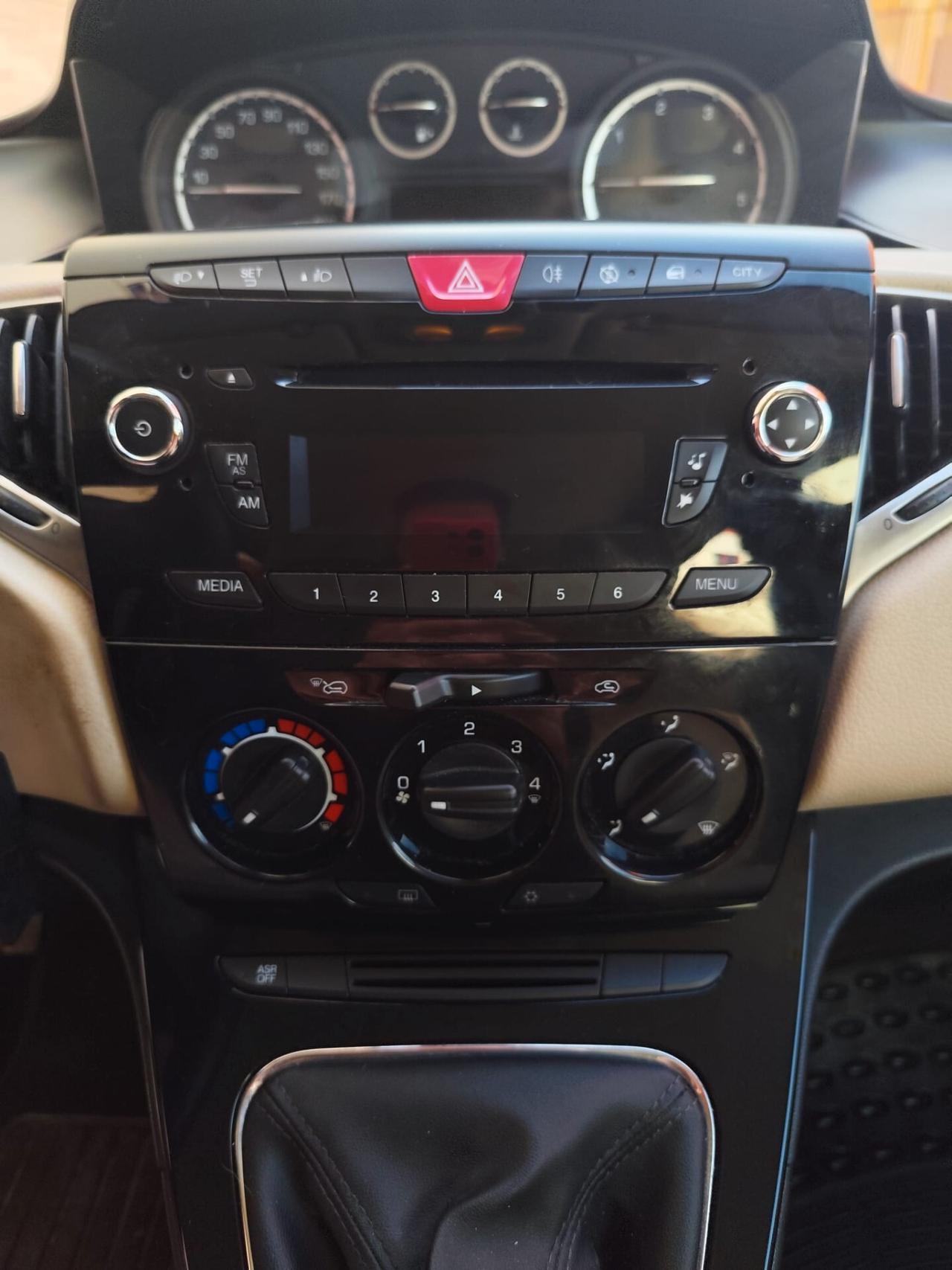 Lancia Ypsilon 1.3 MJT 95 CV 5 porte S&S Platinum