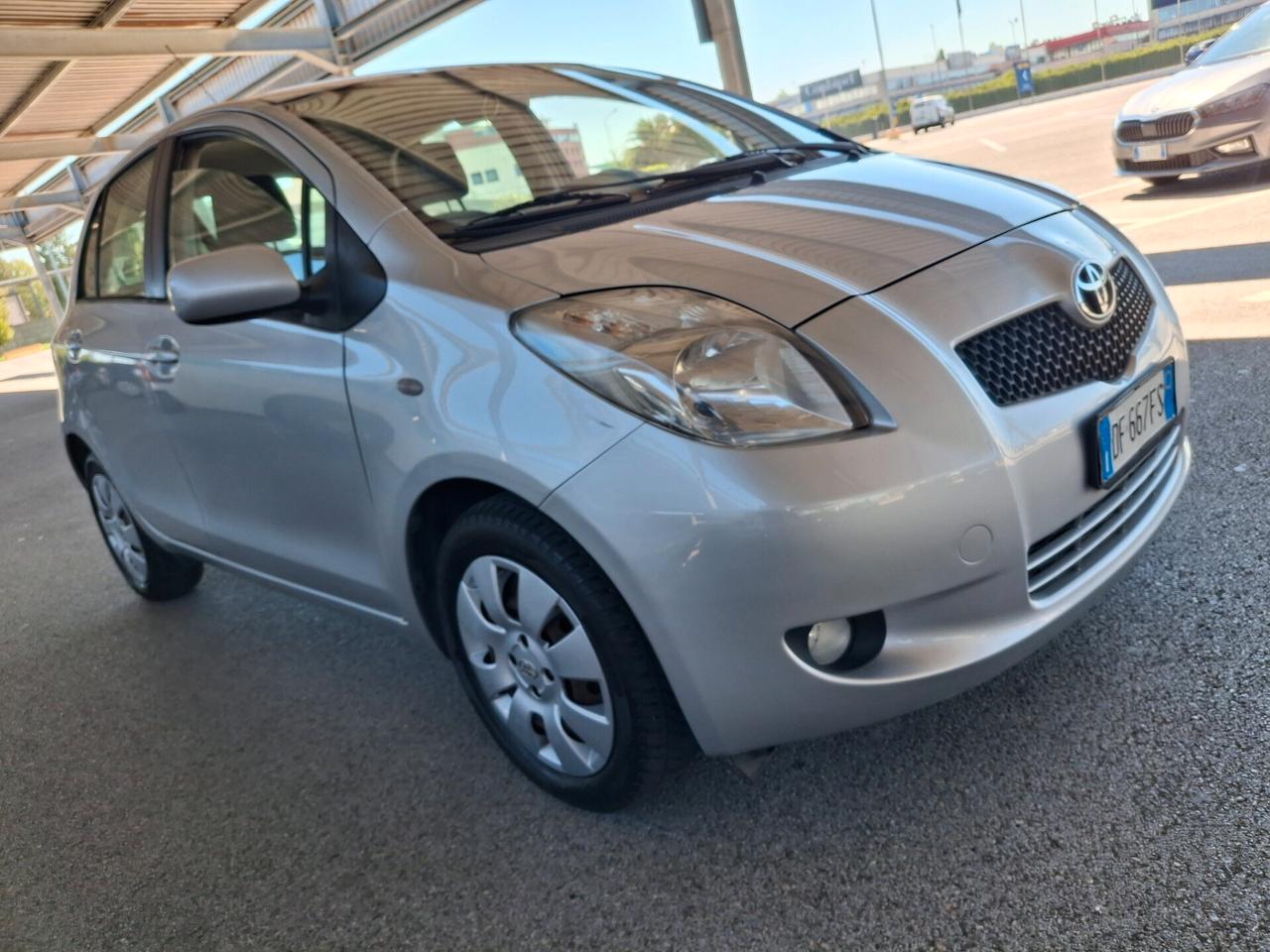 Toyota Yaris 1.3 BENZINA-OK NEOPATENTATI.