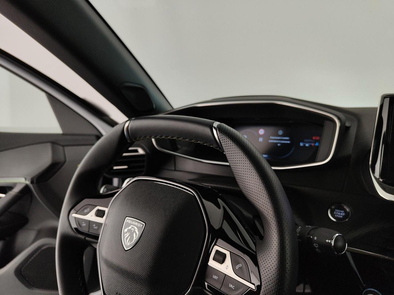 Peugeot 2008 PureTech 130 S&S EAT8 GT