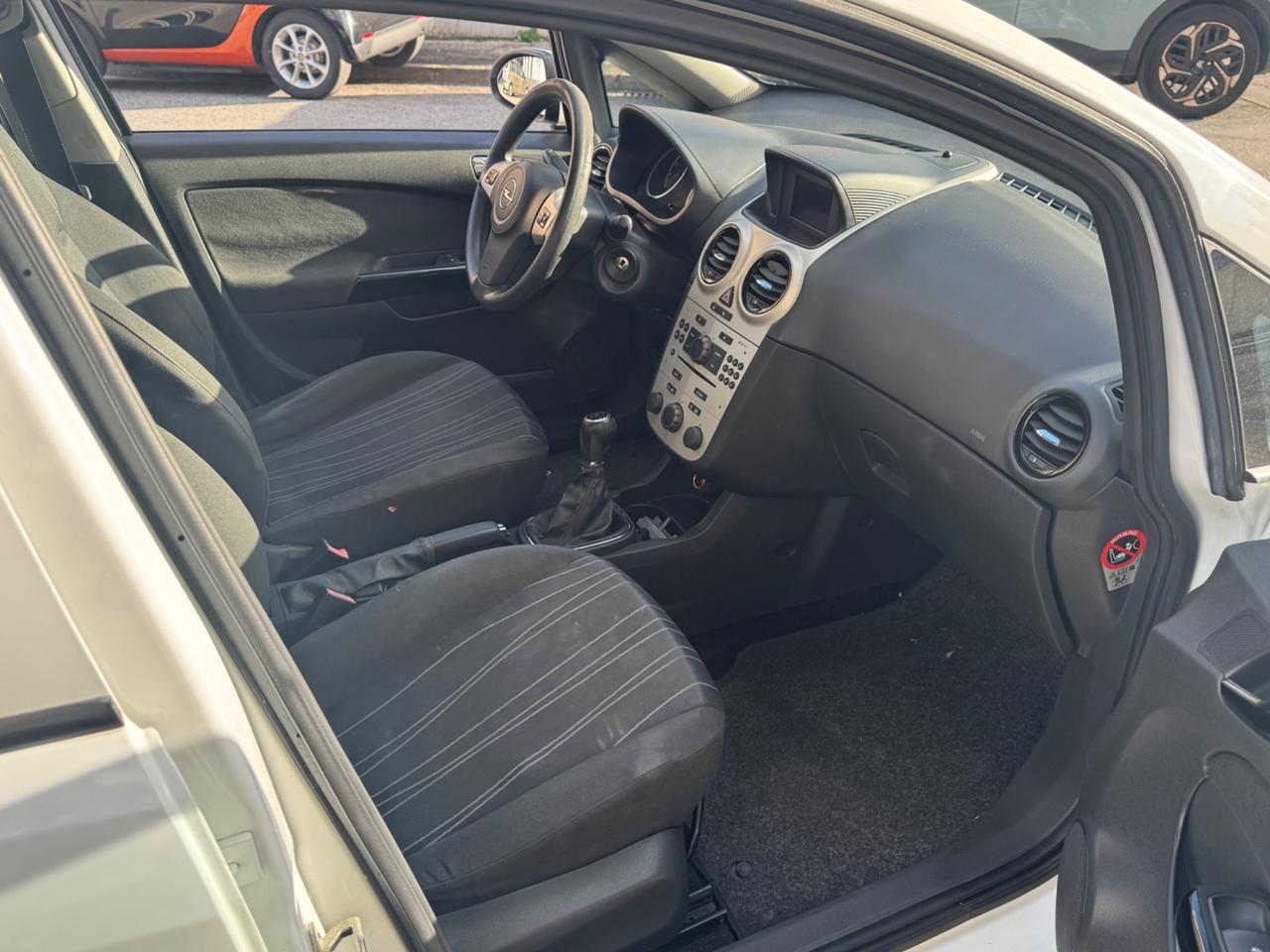 Opel Corsa 1.2 5 porte Cosmo