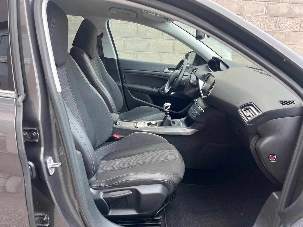 Peugeot 308 5pt 1.5 bluehdi 130cv Allure NAVI/PDC PERFETTA!!