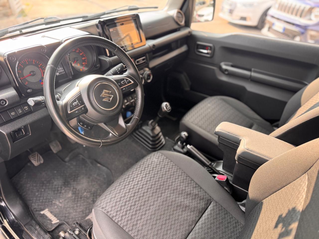 Suzuki Jimny 1.5 5MT Top