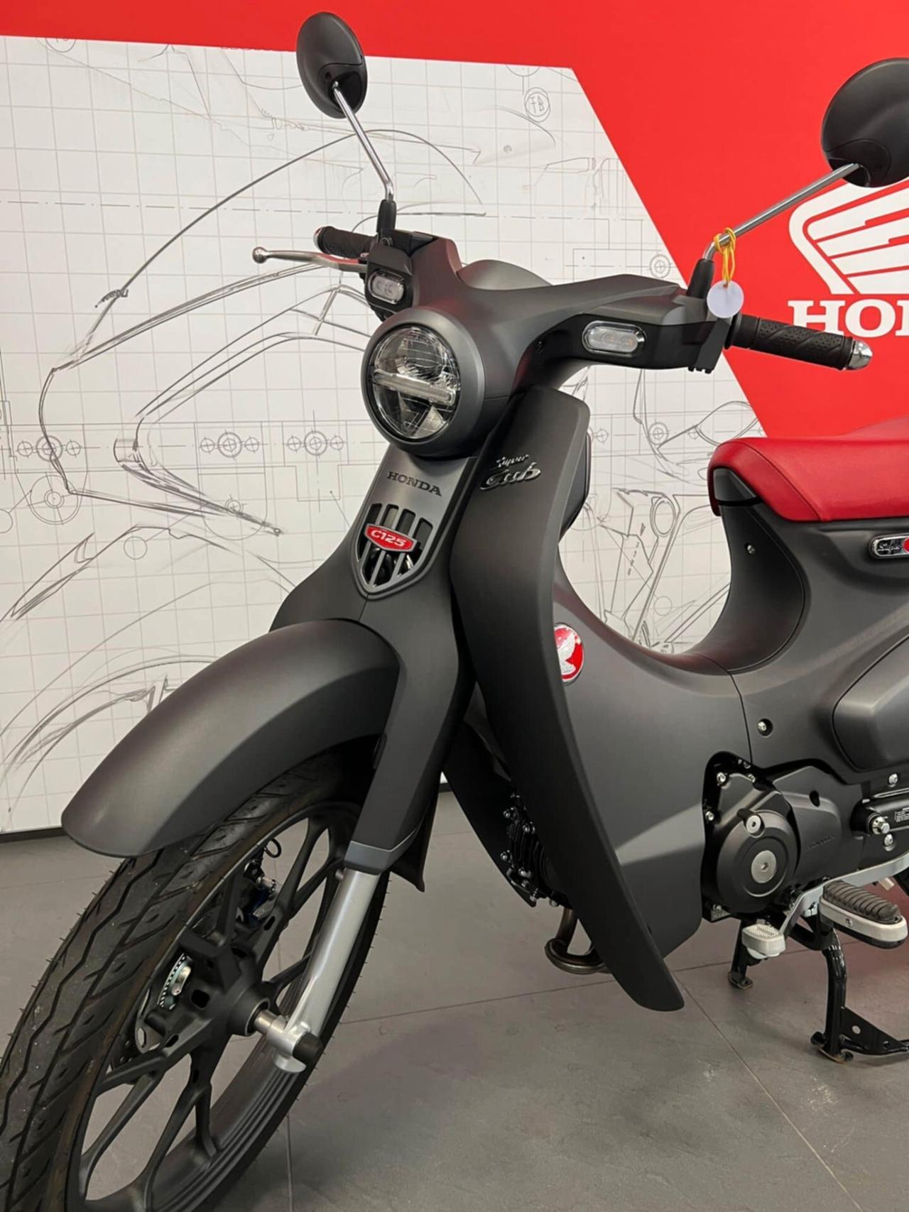 Honda Super Cub 125 - 2023 - 830 km