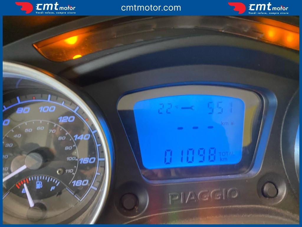 Piaggio MP3 - 2024