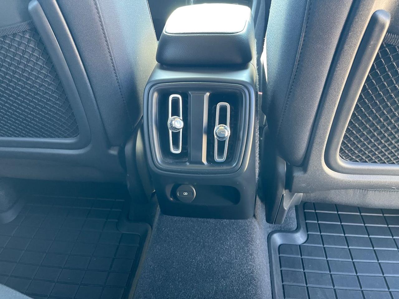 Volvo XC40 T3 Momentum Pro #10192