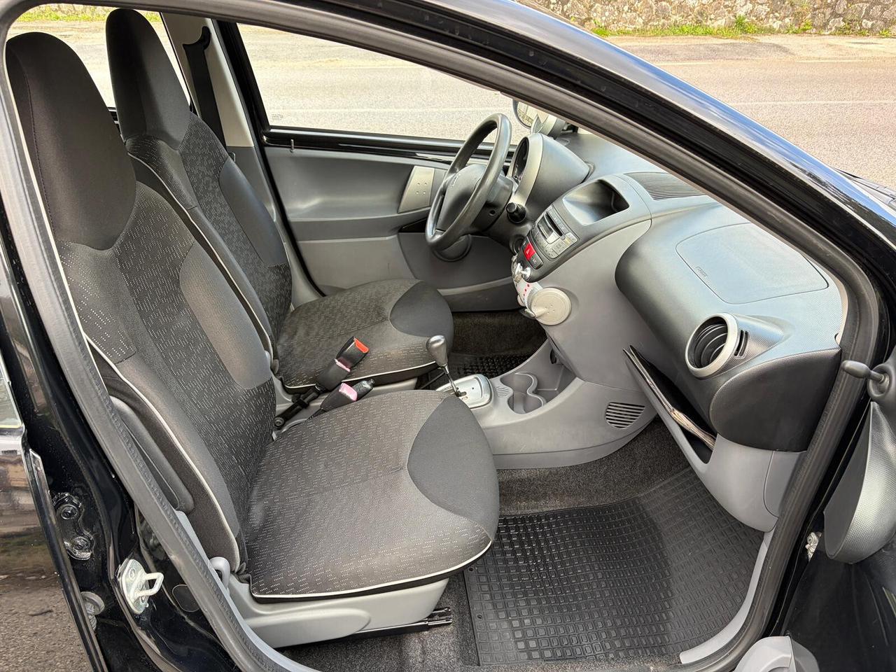 Peugeot 107 1.0 Benzina 68CV 5p. Plaisir automatica