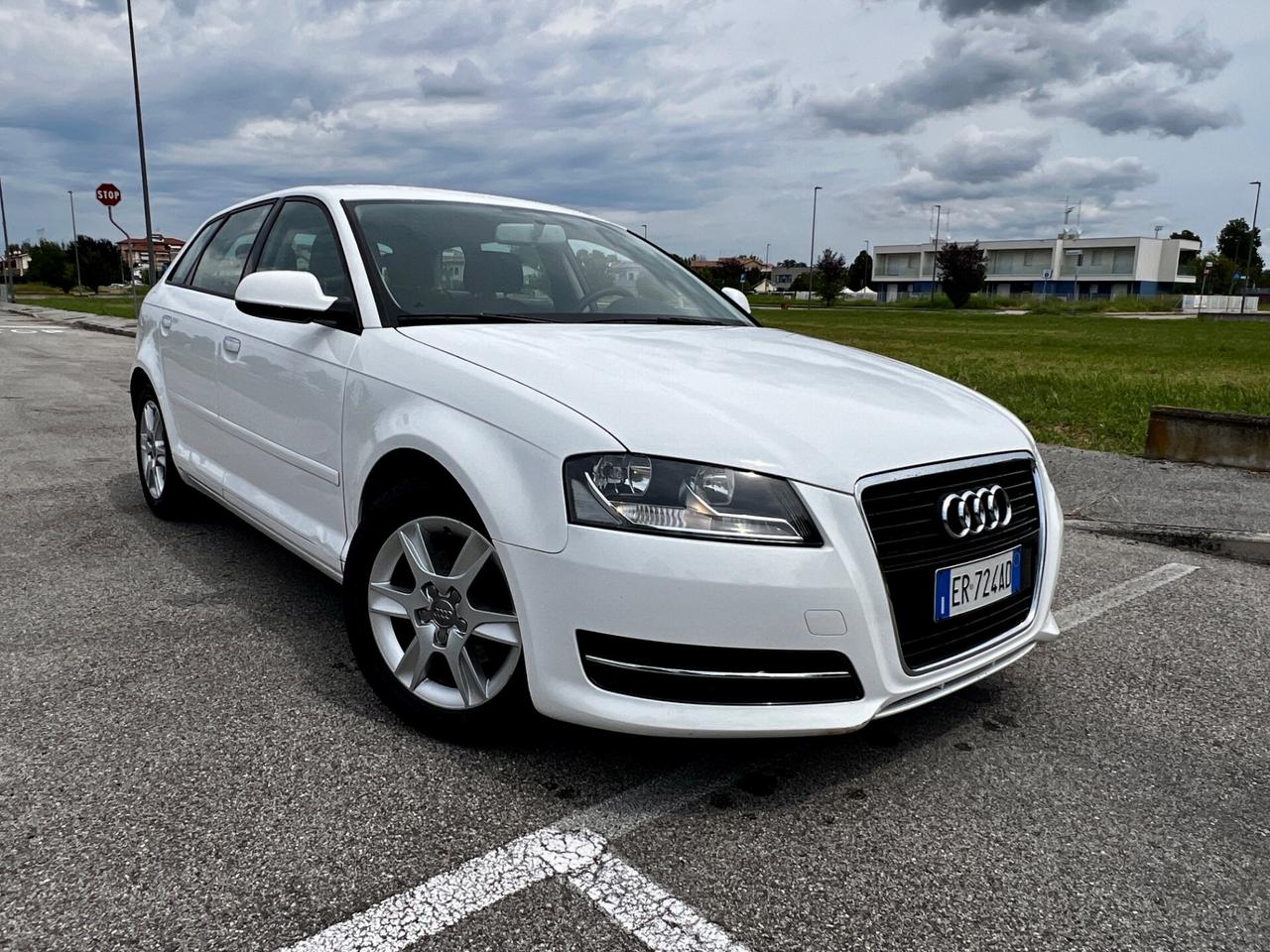 Audi A3 SPB 1.6 TDI 105 CV CR Ambition