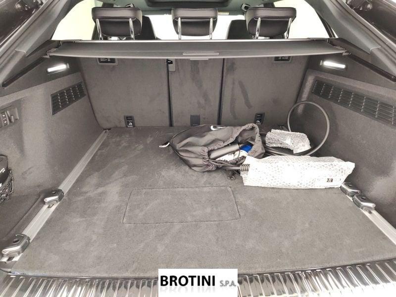 Audi Q8 TFSI e 290kW quattro tip. S Line Ed.