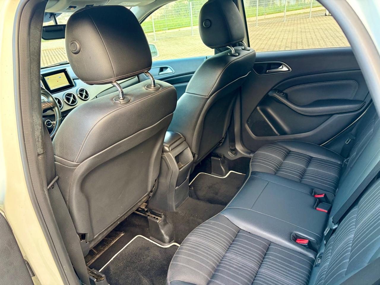 Mercedes-benz B 180 CDI Automatic Premium 2013