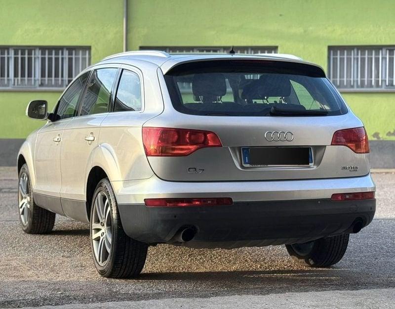 Audi Q7 Q7 3.0 V6 TDI 233CV quattro tiptronic ** 7 POSTI ** ** OFFERTA RISERVATA SOLO PER OPERATORI DEL SET