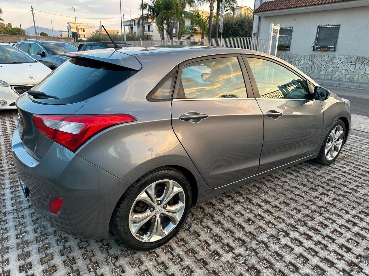 Hyundai i30 1.6 CRDi 128 CV 5p. Style-06/2012
