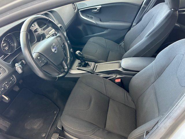 VOLVO V40 Cross Country D2 1.6 Momentum