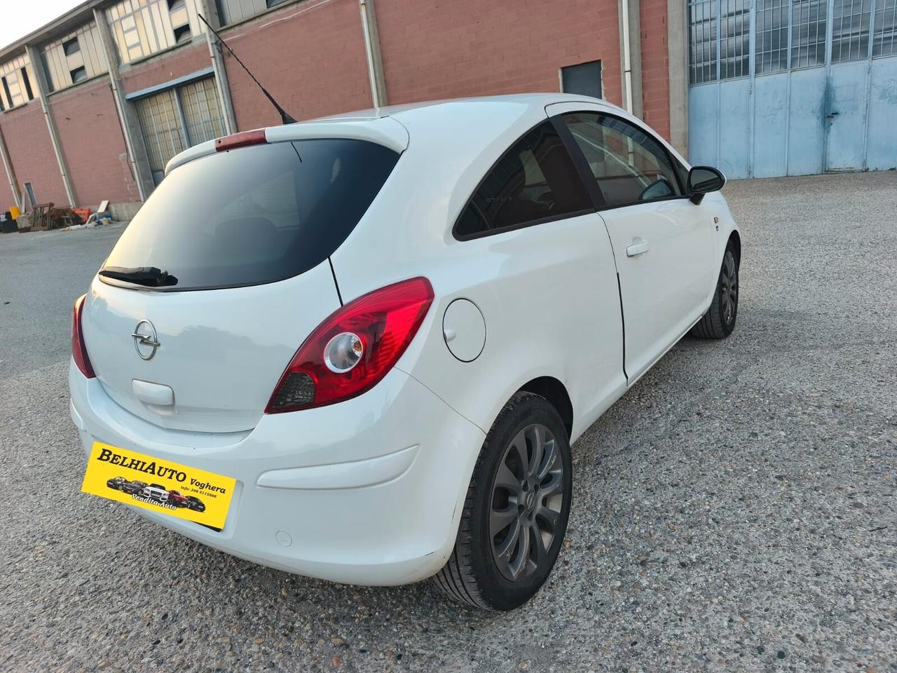Opel Corsa 2010----1.2 Benzina Neopatentati