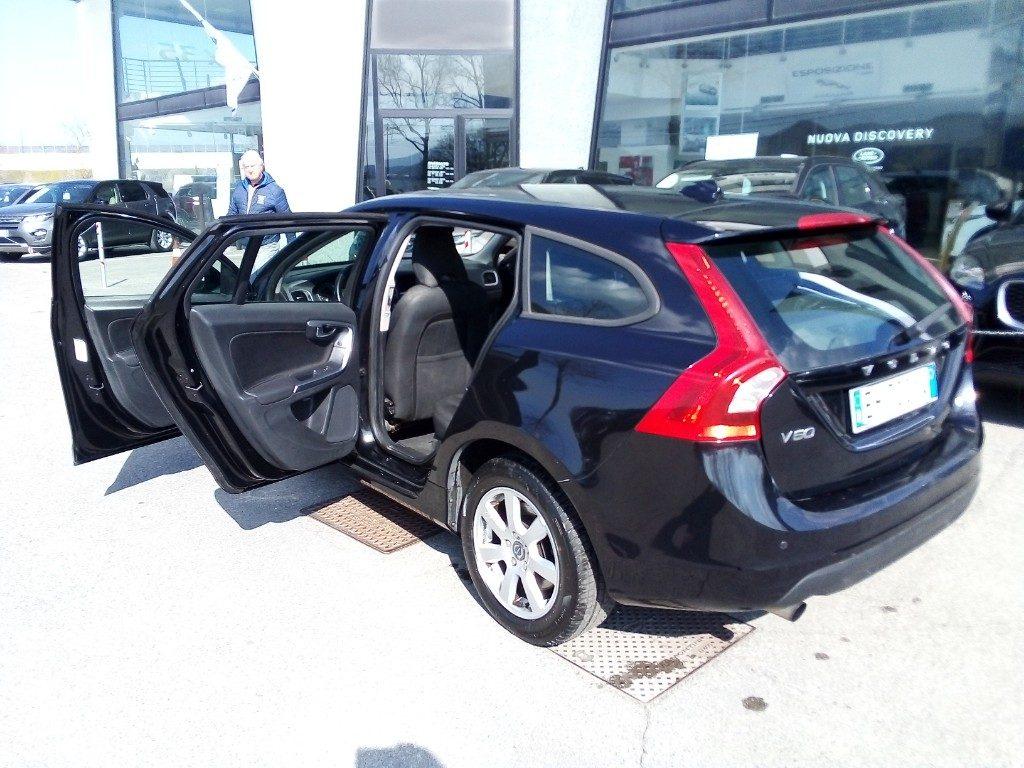 VOLVO V60 (2010-2018) V60 D3 Momentum