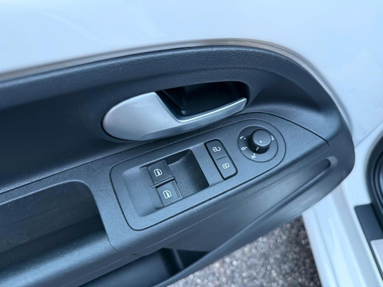 Volkswagen up! 1.0 5p. Eco High BMT ***VIDEOCAMERA*GUIDABILE DA NEOPATENTATI***