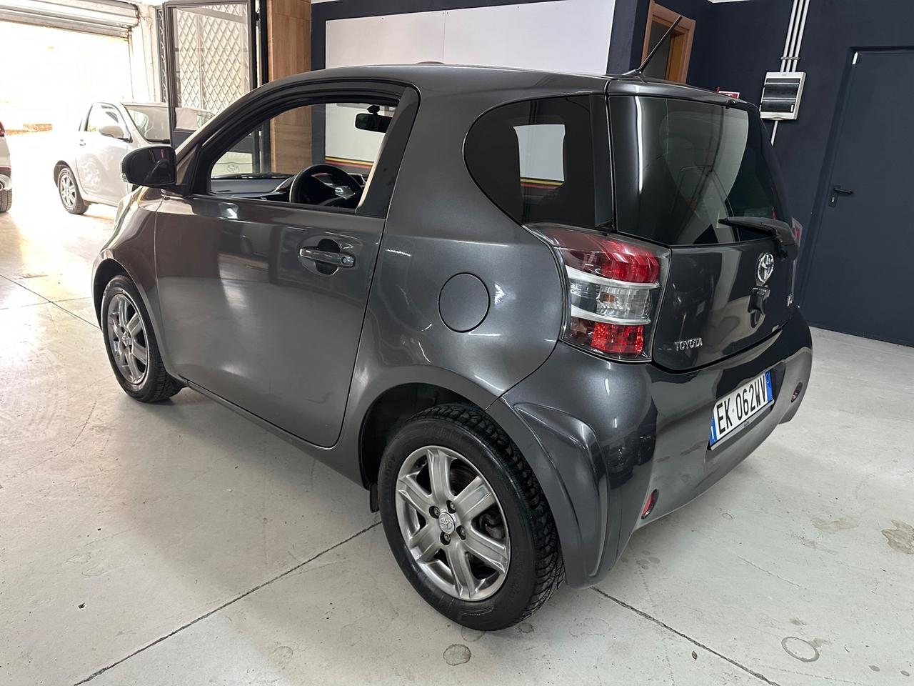 Toyota iQ 1.0 CVT Trend