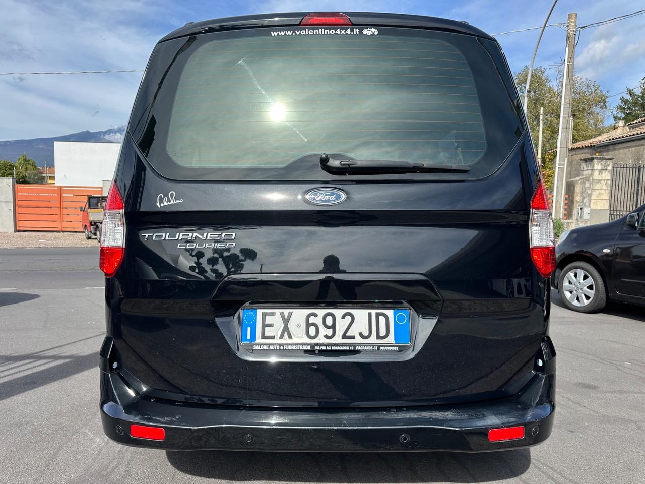 Ford Tourneo Courier 1.5 TDCI 75 CV Titanium