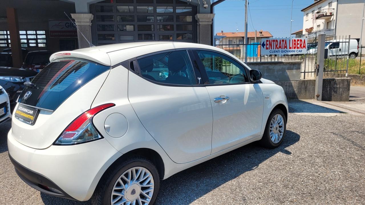 Lancia Ypsilon 1.2 5 porte Platinum ..