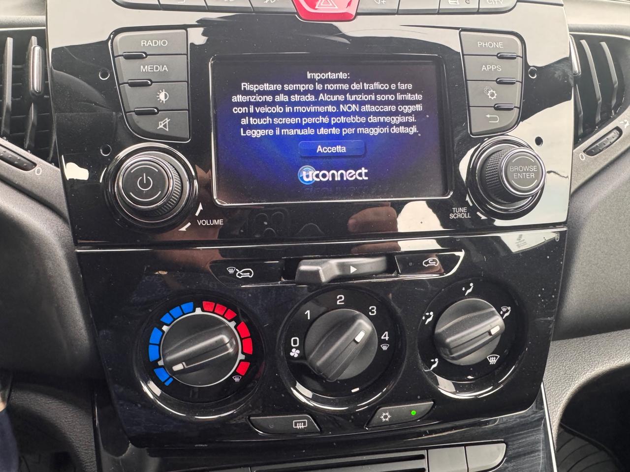 Lancia Ypsilon 1.2 benzina, euro 6b, anno 2016, ok neopatentati!