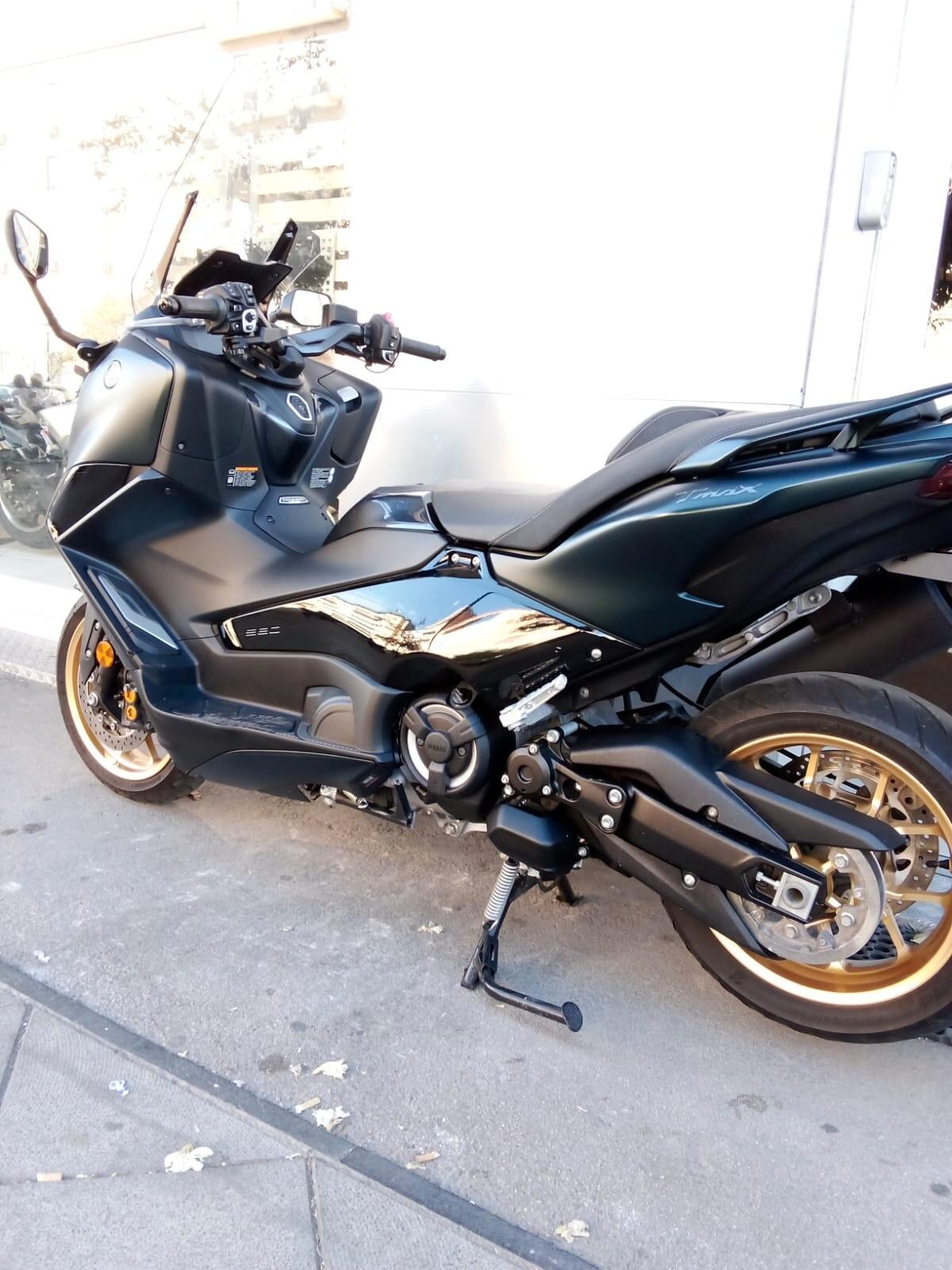 Yamaha TMAX 560 TECH
