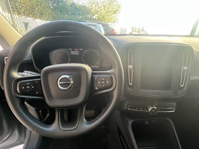 VOLVO XC40 T2 Geartronic Momentum Core