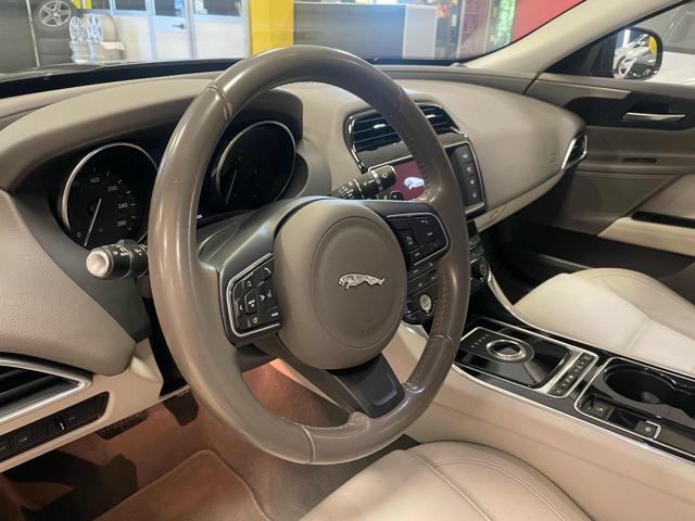JAGUAR XE 2.0 D 180 CV aut. *NAVI/XENO/PELLE/PDC