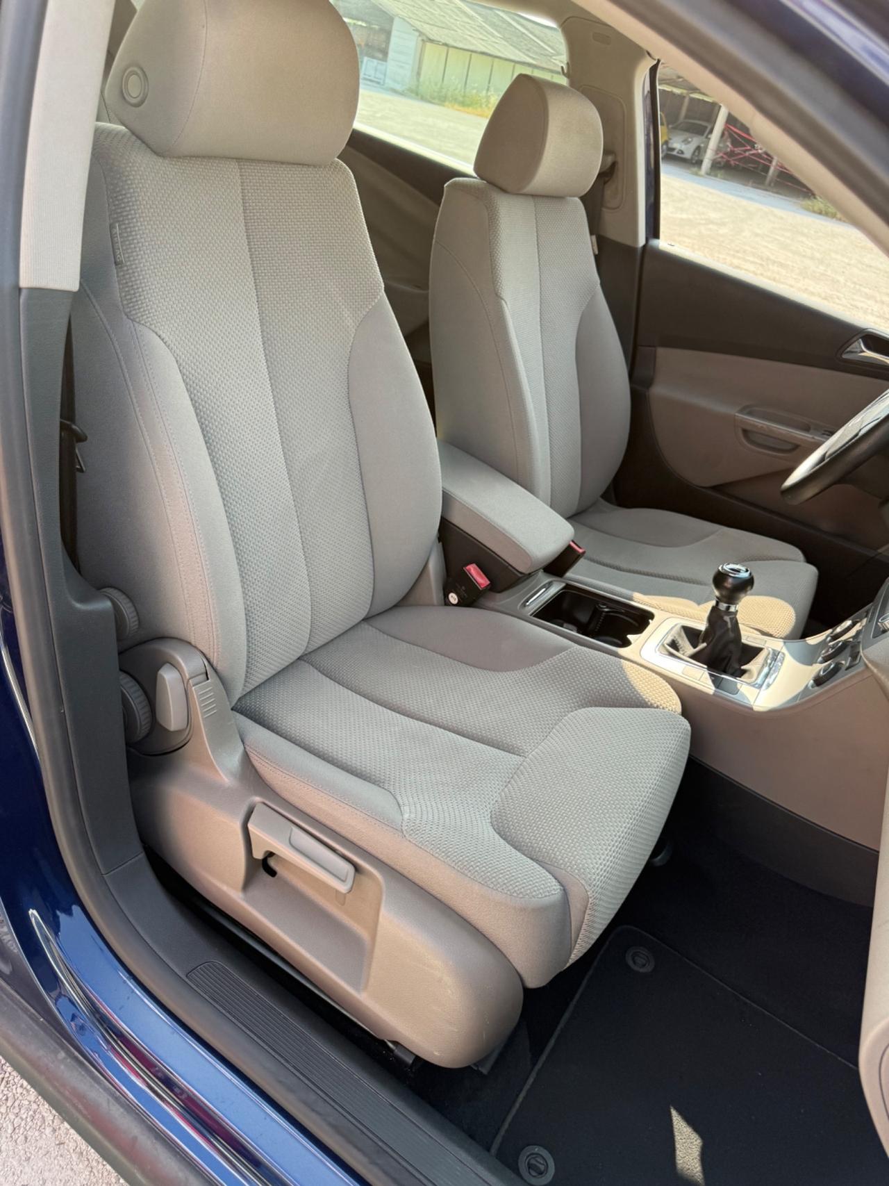 Volkswagen Passat Highline 2.0 TDi 140cv UnicoPropr
