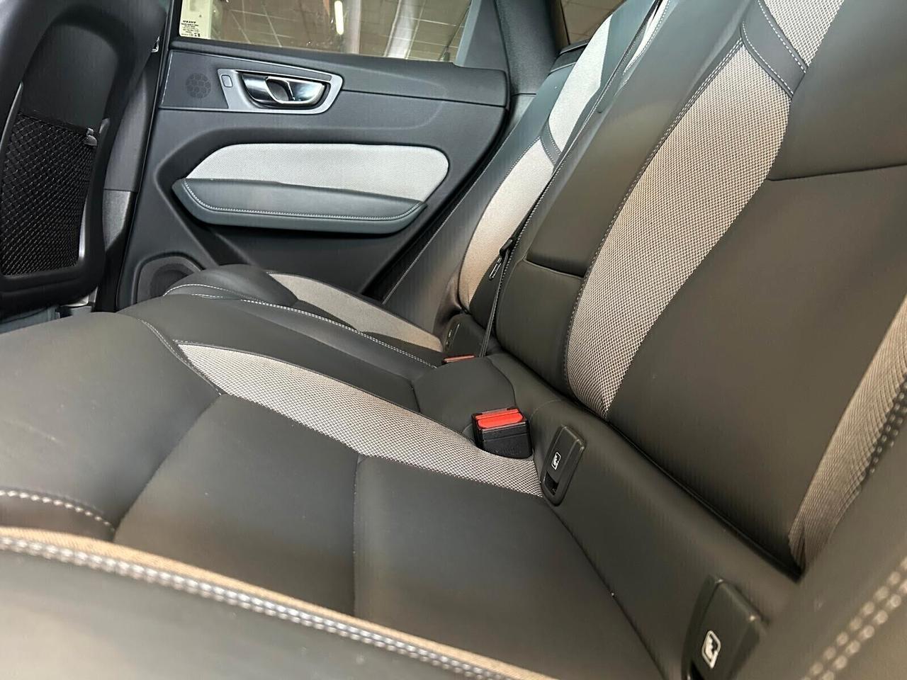 Volvo XC 60 R-DESIGN B4 (d) AWD Geartronic