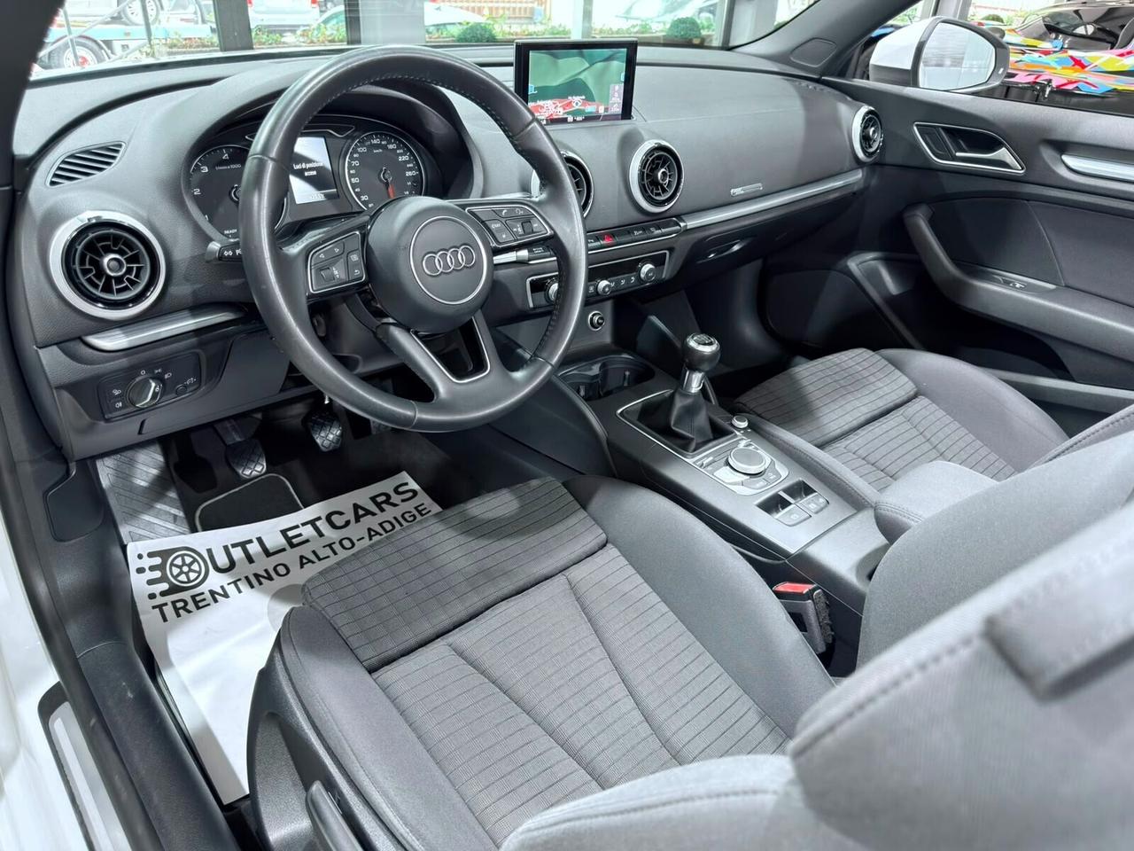 AUDI A3 CABRIO 1.6TDI 116CV SPORT 2018 LED/SENSORI