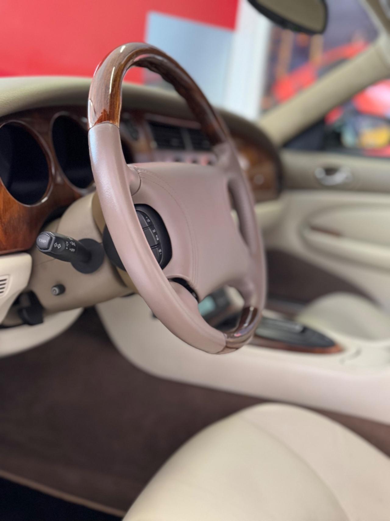 JAGUAR XK8 4.0 BENZ V8 284CV OK PERMUTE VEICOLO FINANZIABILE