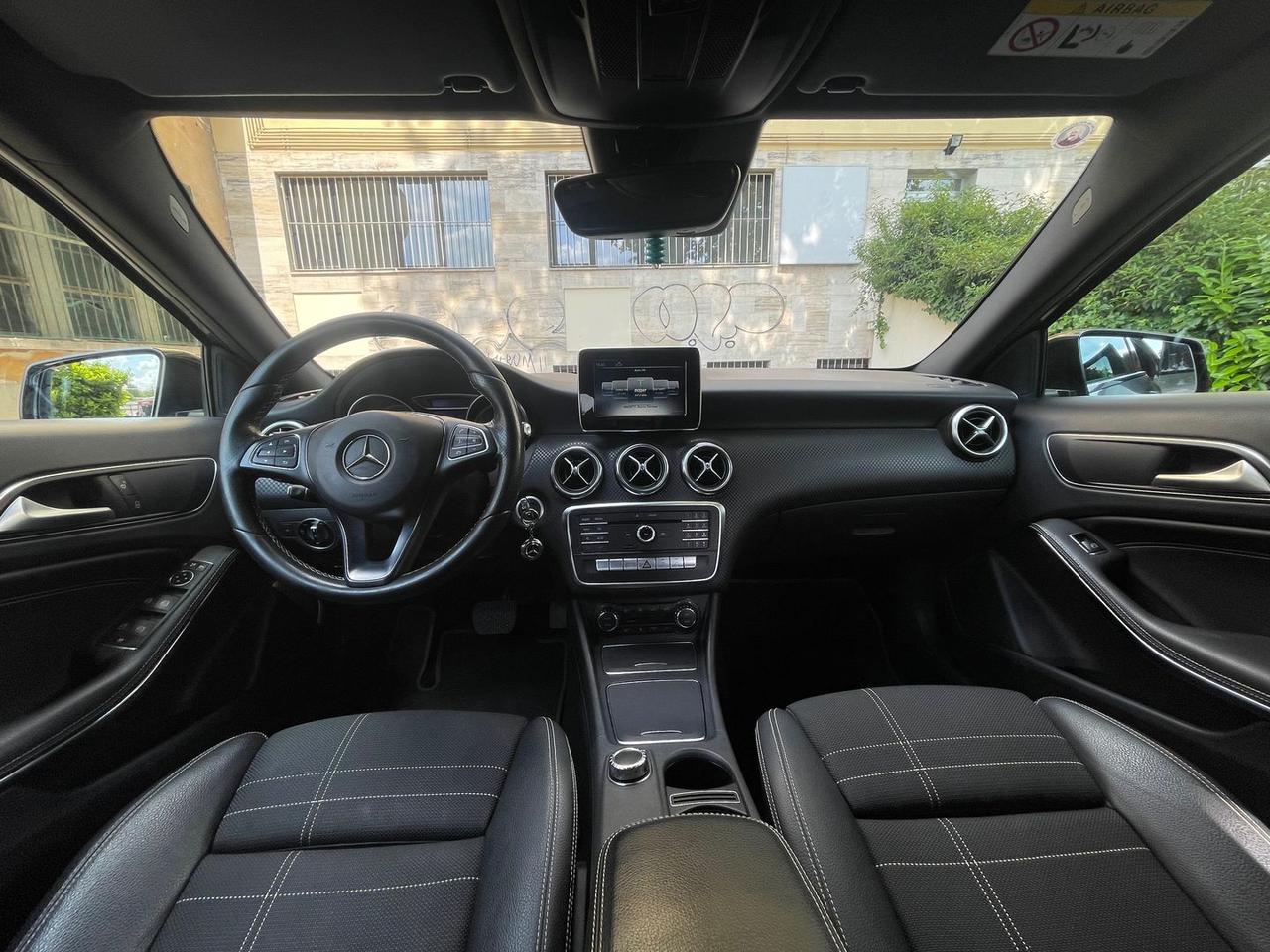 Mercedes-Benz A 200 Business A 200 D